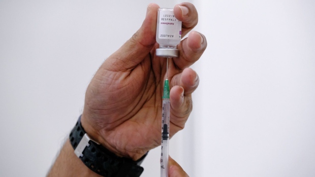 Mondetta Provides Vaccine Bonus for Staff