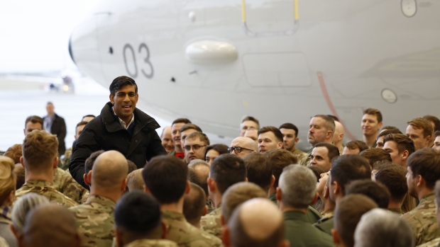 <p>Rishi Sunak speaks to soldiers at the RAF Lossiemouth in Moray on December 18 in Lossiemouth, Scotland.</p>