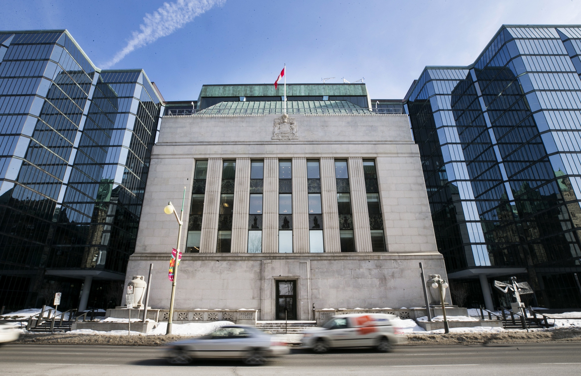 Bank department. Национальный банк Канады. ЦБ Канады. Центральный банк Канады здание. Министерство финансов Канады.
