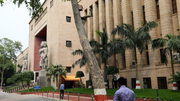 The Reserve Bank of India (RBI) regional headquarters stand in New Delhi, India, on Monday, July 8, 2019. India's central bank governor Shaktikanta Das praised the federal government’s efforts to rein in the fiscal deficit, saying it would help avoid crowding out private investment.