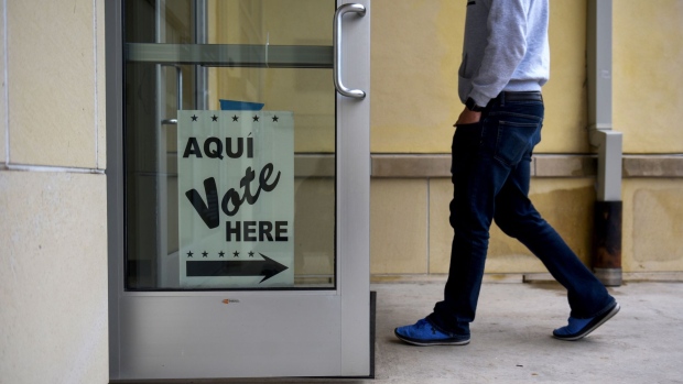 An early voting at a polling location in San Antonio, Texas on Oct. 22. Photographer: Callaghan O'Hare/Bloomberg