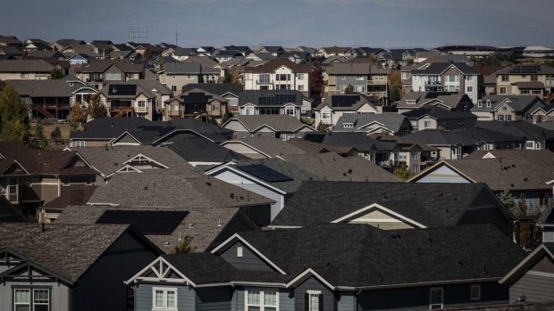 Single family homes in a housing development in Aurora, Colorado, US, on Monday, Oct. 10, 2022. US mortgage rates last week jumped to a 16-year high, marking the seventh-straight weekly increase and spurring the worst slump in home loan applications since the depths of the pandemic.