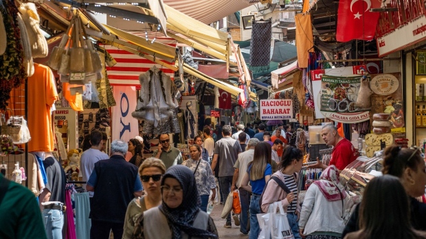 <p>Shoppers in Izmir, Turkey.</p>
