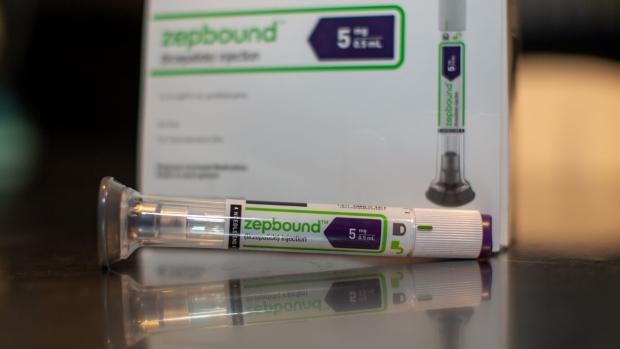 An Eli Lilly & Co. Zepbound injection pen. Photographer: Shelby Knowles/Bloomberg