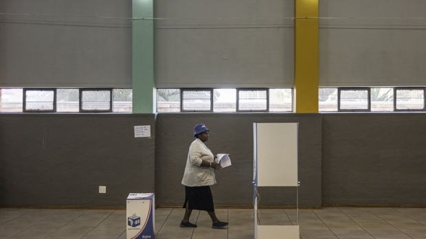 A voter at a voting booth in Johannesburg on May 27. Photographer: Michele Spatari/AFP/Getty Images